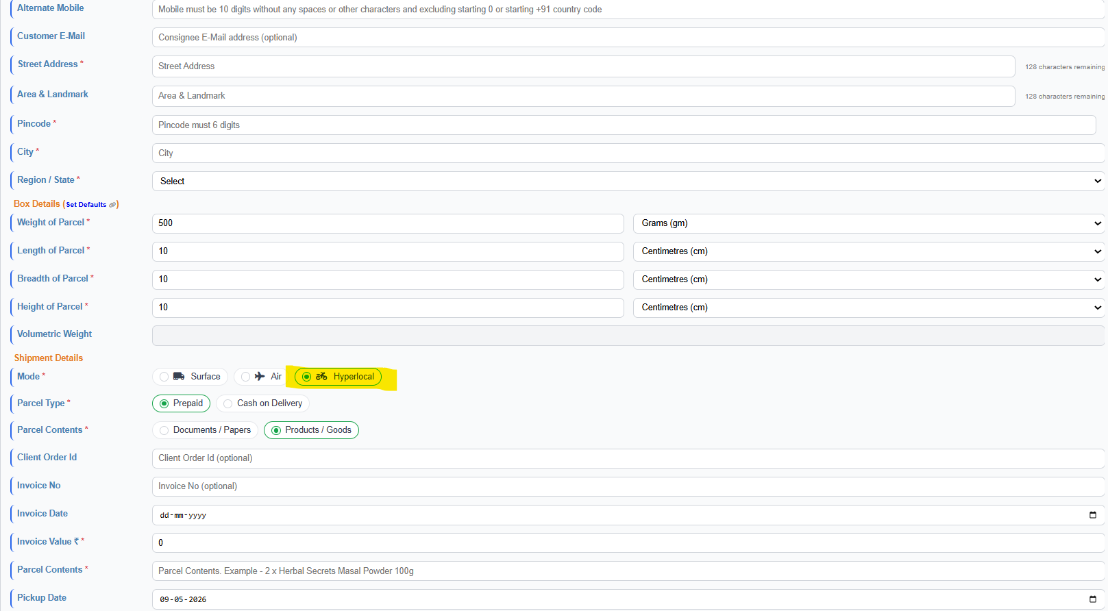 Selecting Hyperlocal option on iCarry booking page for same-day city delivery